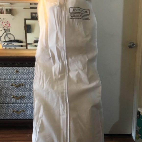 Terry costa wedding dress - Picture 8 of 8